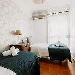 Spacious Central Apartment