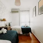 Spacious Central Apartment